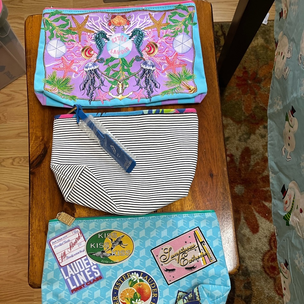 Estée Lauder Cosmetic Bags Set of Three New